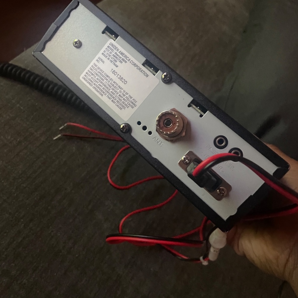 CB RADIO - Picture 2 of 4